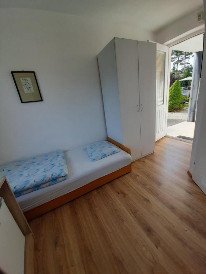 Pokoje Goscinne Weronika Ostrowo  Extérieur photo